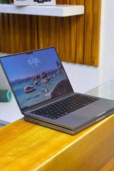Macbook pro 2021 14 inch