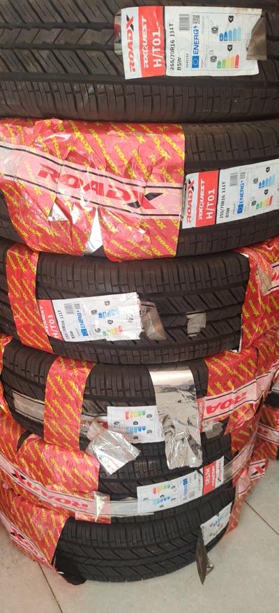 255 70 r16 Toyota Hilux pickup tire 🛞