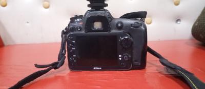 D7100