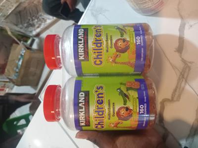 Kirkland Signature Children's Multivitamin Gummies (160 Gummies)
