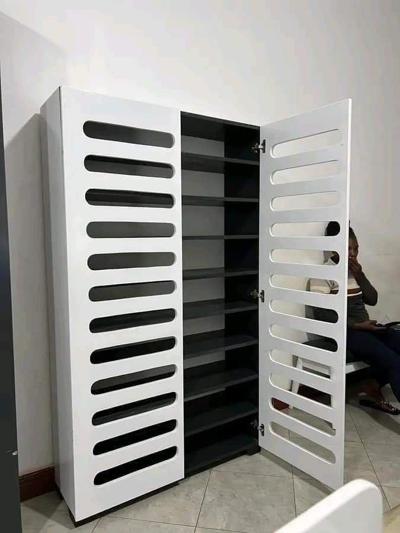 ጫማ  መደሮደራያ
