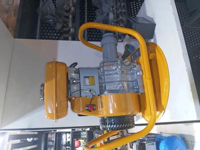 Robin vibrator with exen hose