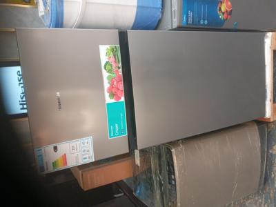 HISENSE 270LITER REFRIGERATOR